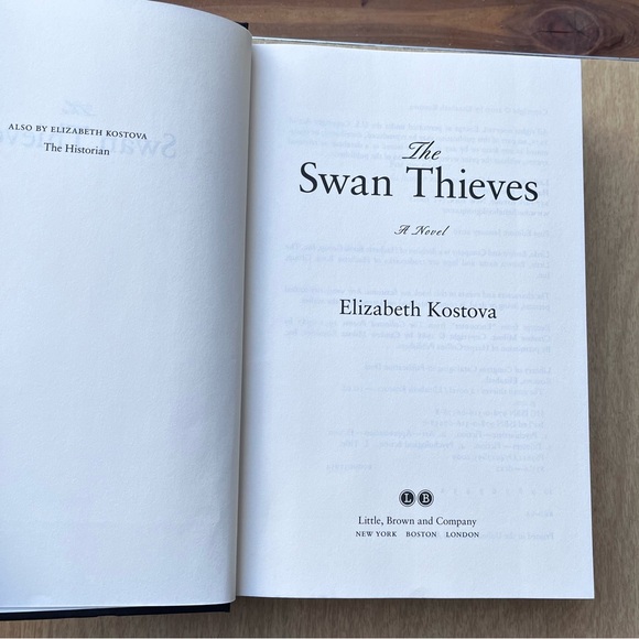 The Swan Thieves Hardcover First Edition Book By Elizabeth Kostova - Picture 6 of 13